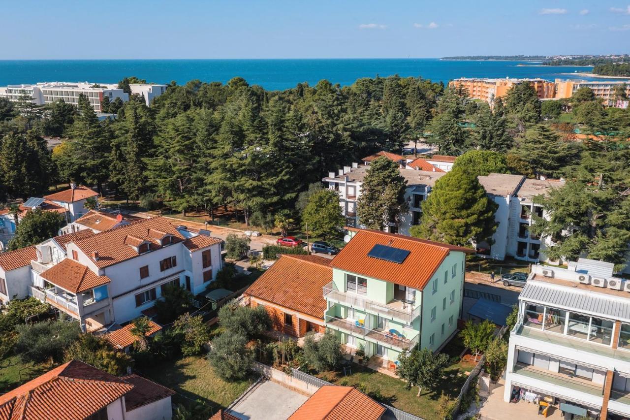 Andrea House With Apartments Umag Exterior foto