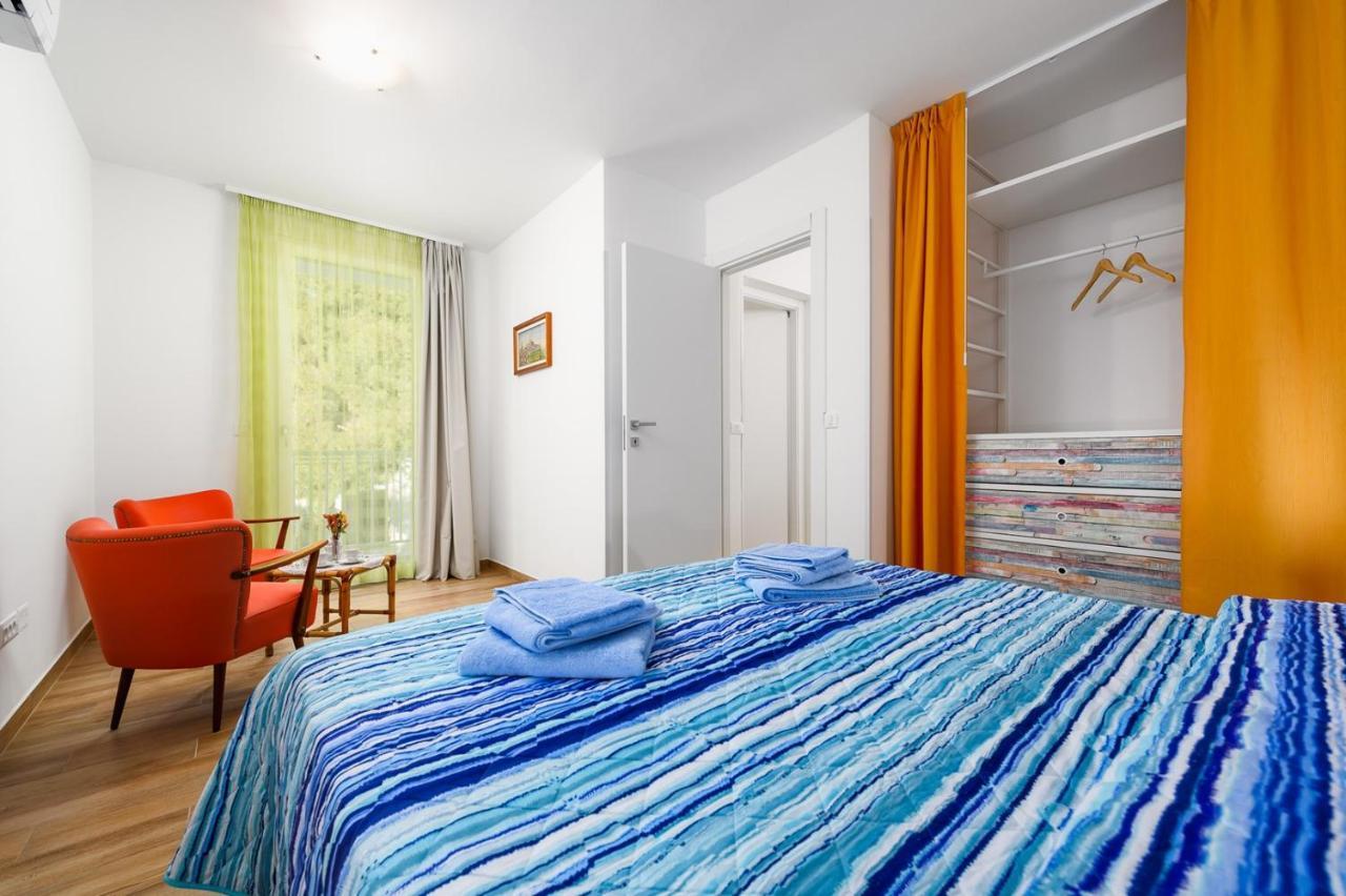 Andrea House With Apartments Umag Exterior foto