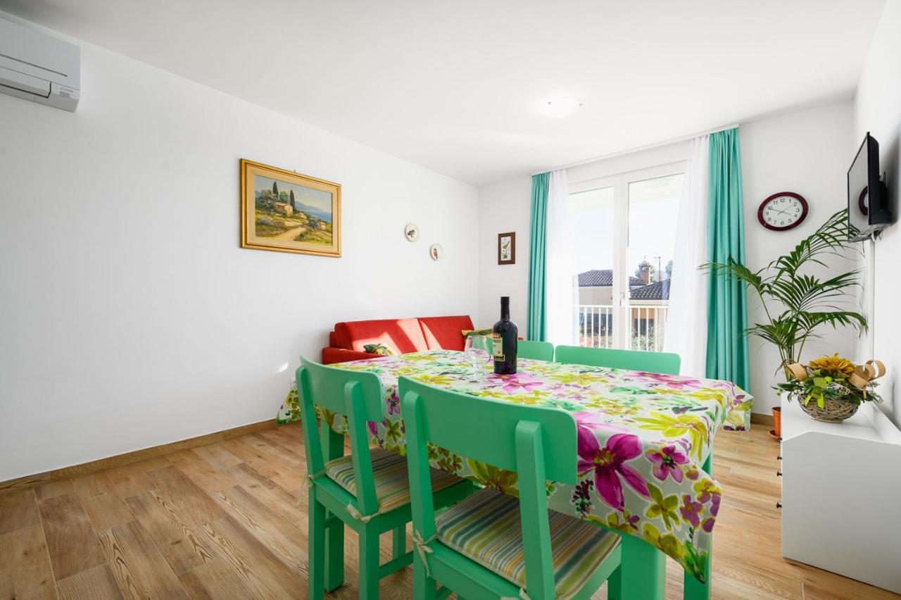 Andrea House With Apartments Umag Exterior foto