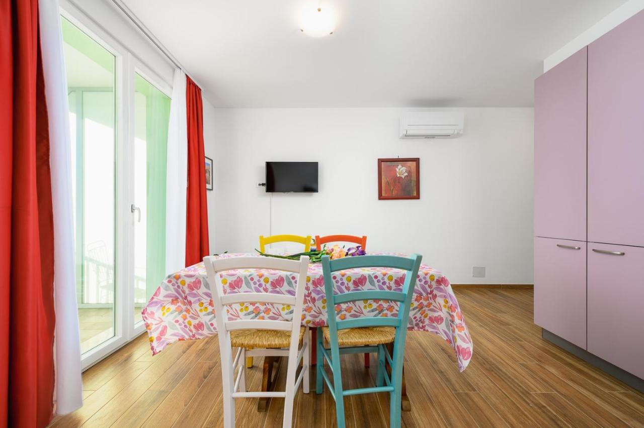 Andrea House With Apartments Umag Exterior foto