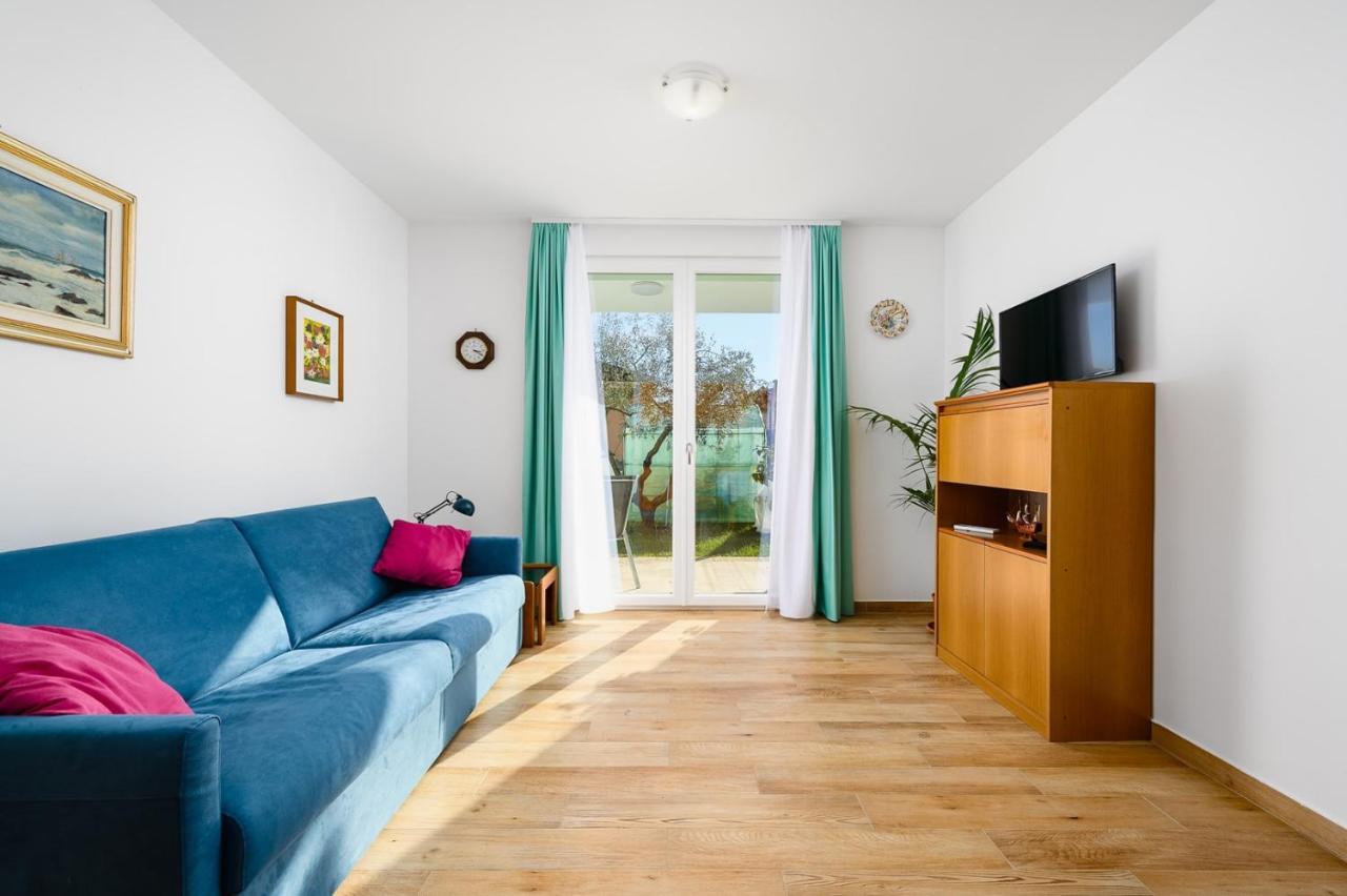Andrea House With Apartments Umag Exterior foto