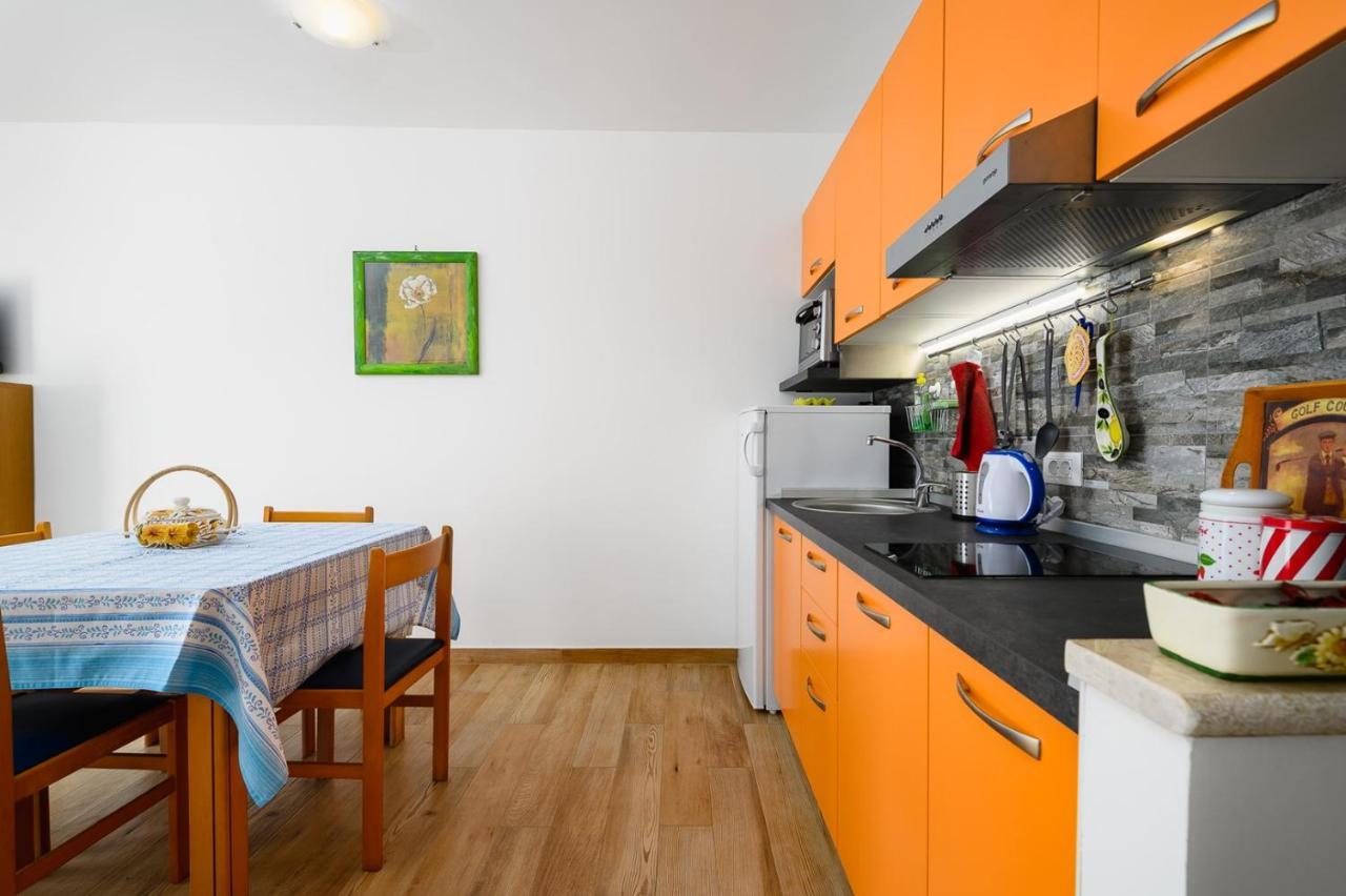 Andrea House With Apartments Umag Exterior foto