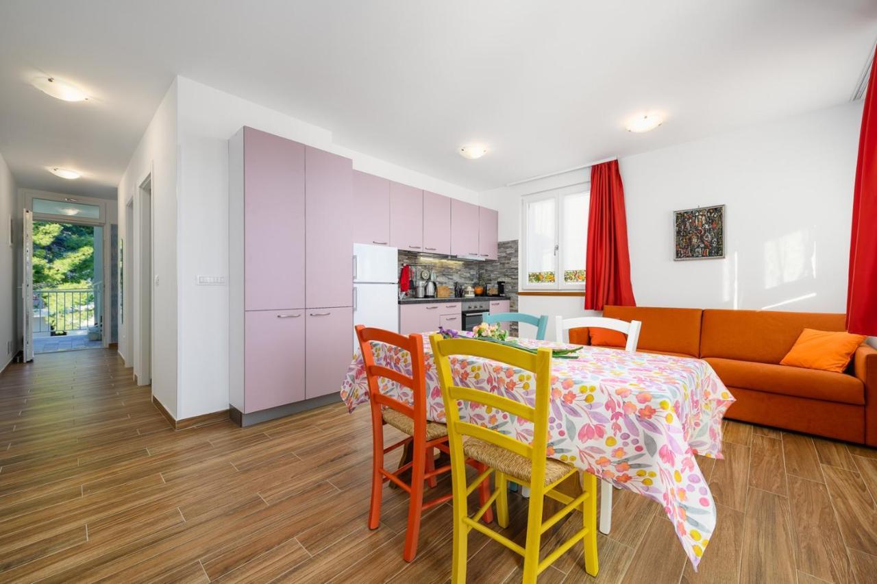 Andrea House With Apartments Umag Exterior foto
