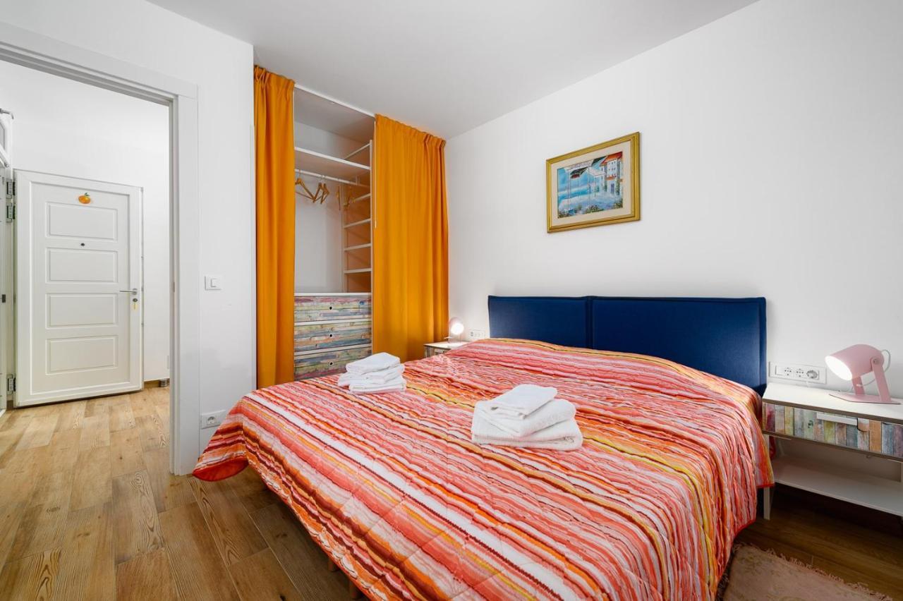 Andrea House With Apartments Umag Exterior foto