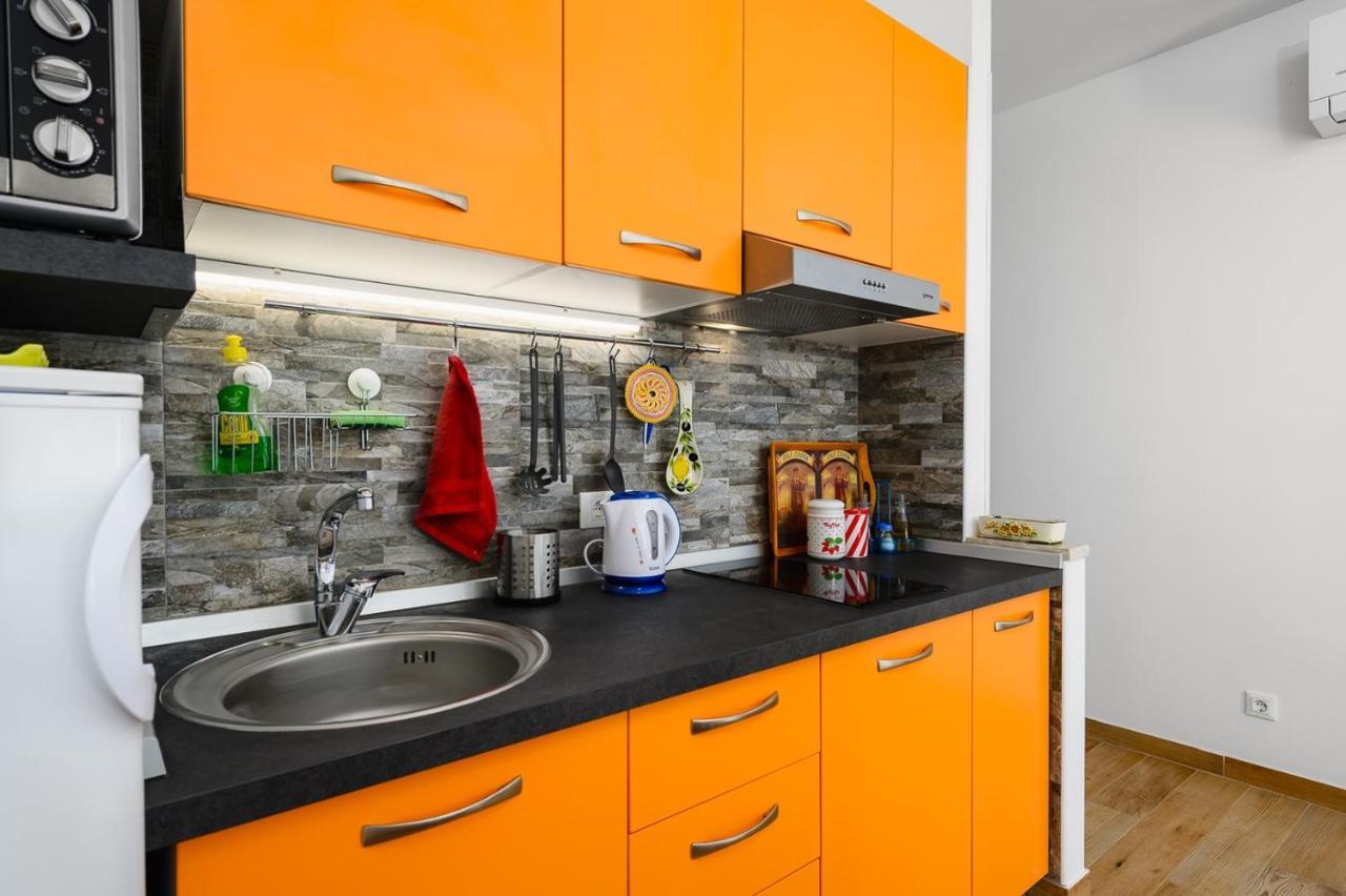 Andrea House With Apartments Umag Exterior foto